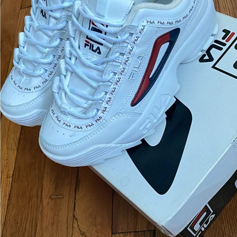 Filas - Picture 2 of 4